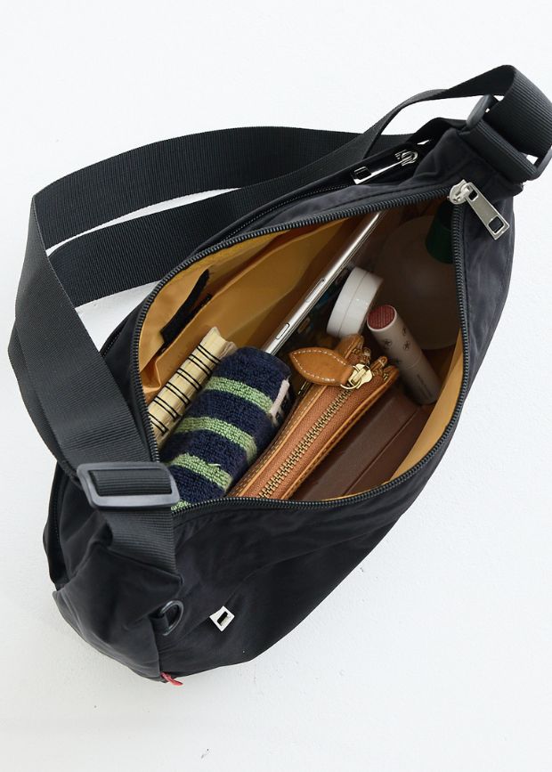 snoopy×zucchero 撥水ナイロン ショルダーバッグ 62016